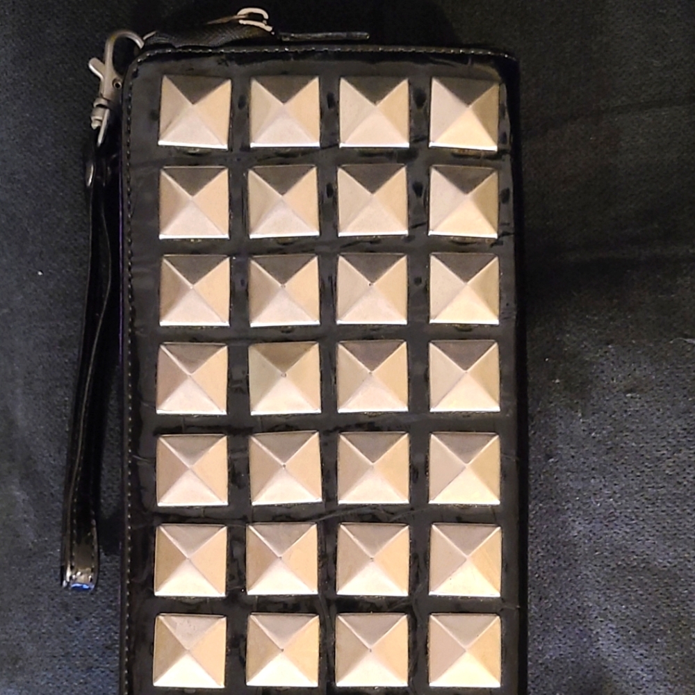 Chunky studded clutch